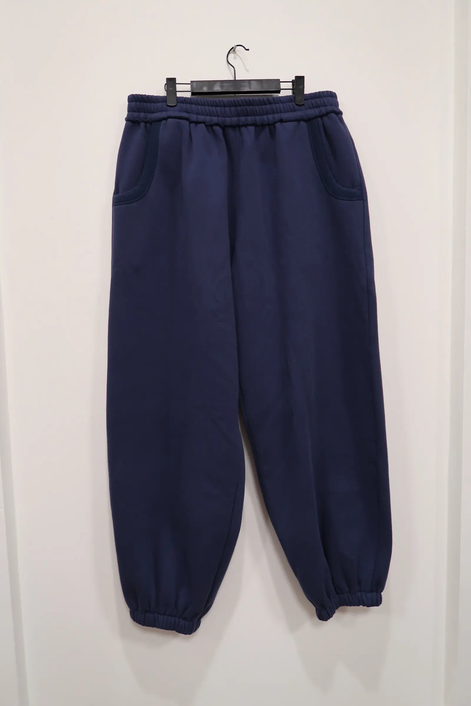 ba29facd884c4fe285199e4c5f3c04ce.webp Gv Gallery Navy Scrunch Sweats - Image 1
